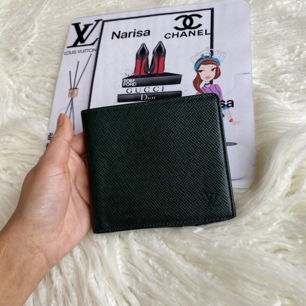 ❌❌Sold❌❌ Louis Vuitton taiga Green wallet